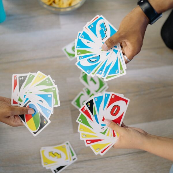 Soirées jeux : idées cocooning pour des moments chaleureux en groupe