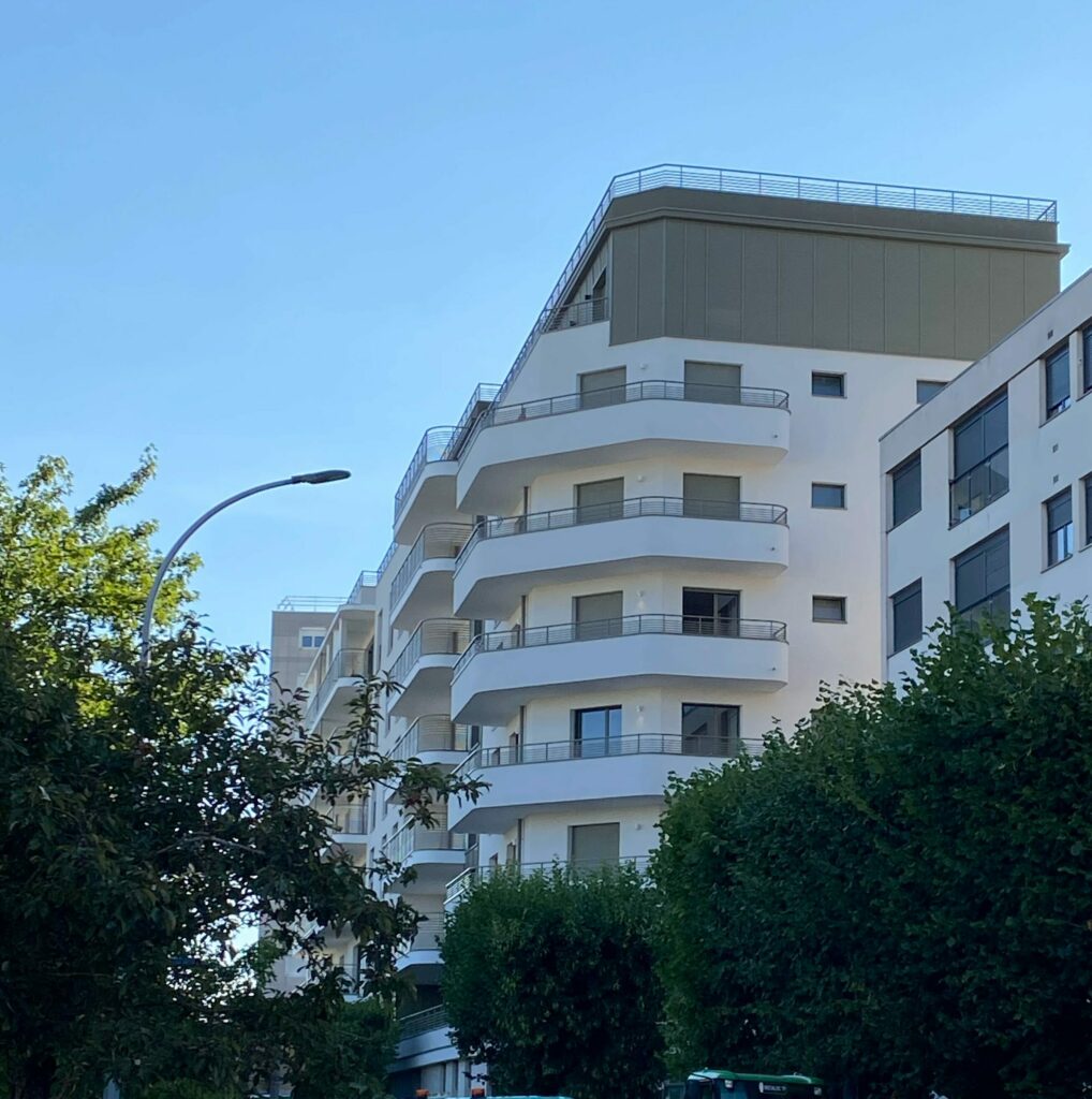 Nouvelle résidence en coliving Poissy : vue extérieure de l'immeuble.